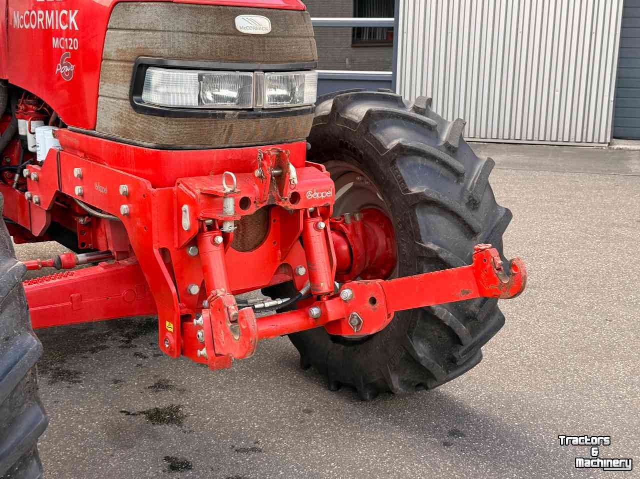 Tractor McCormick MC120
