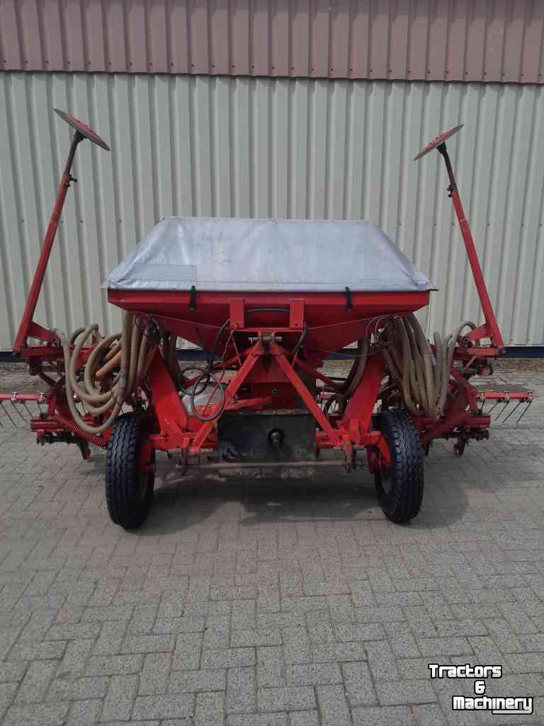 Seed drill Accord Pneumatic DL 450