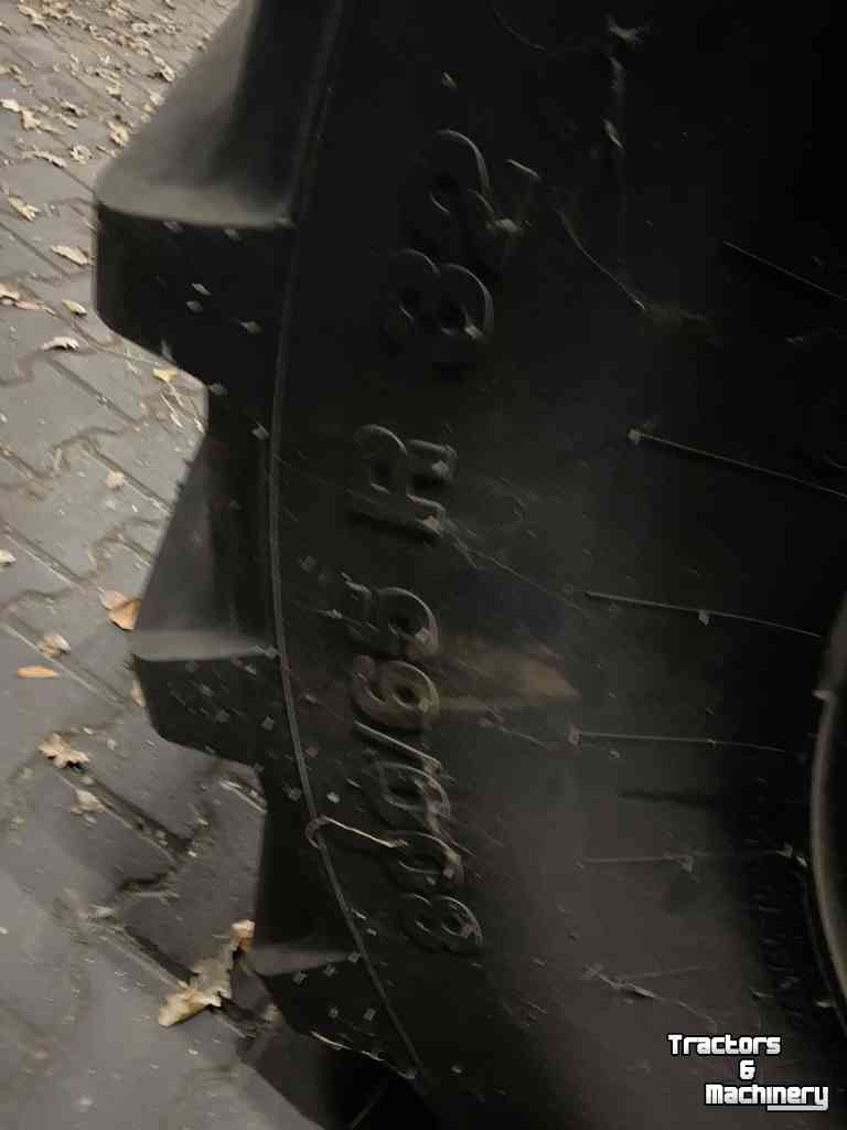Wheels, Tyres, Rims & Dual spacers Vredestein 800/65R32