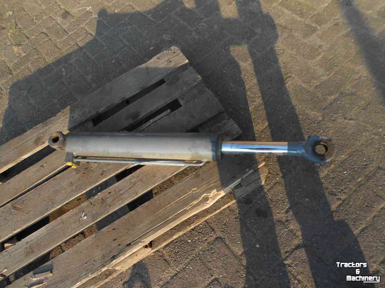 Diverse used spare-parts Giant 451 hefcilinder