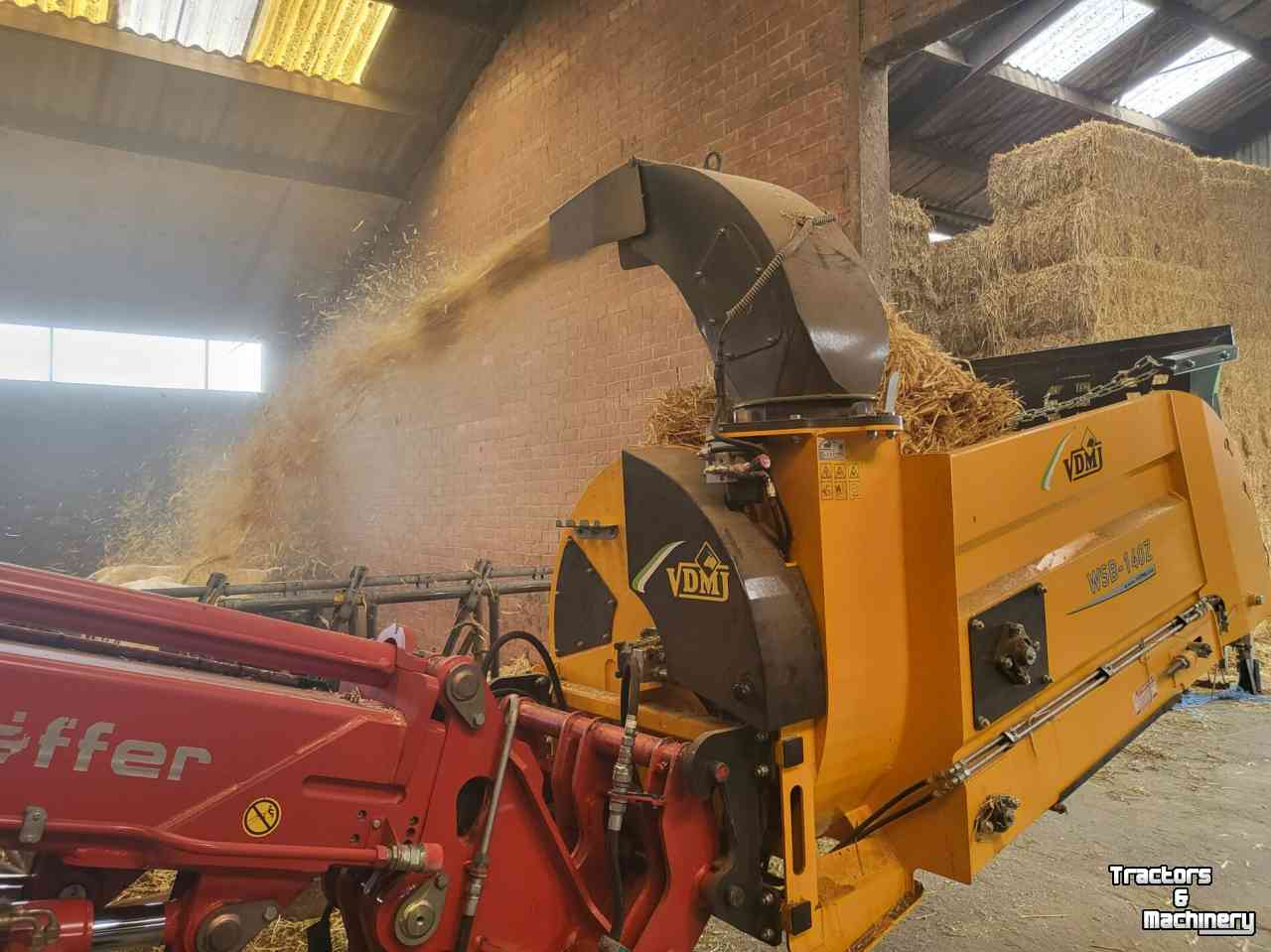 Straw spreader for boxes VDMJ Stroblazer voor mini shovel VDMJ Machinery - WSB 140