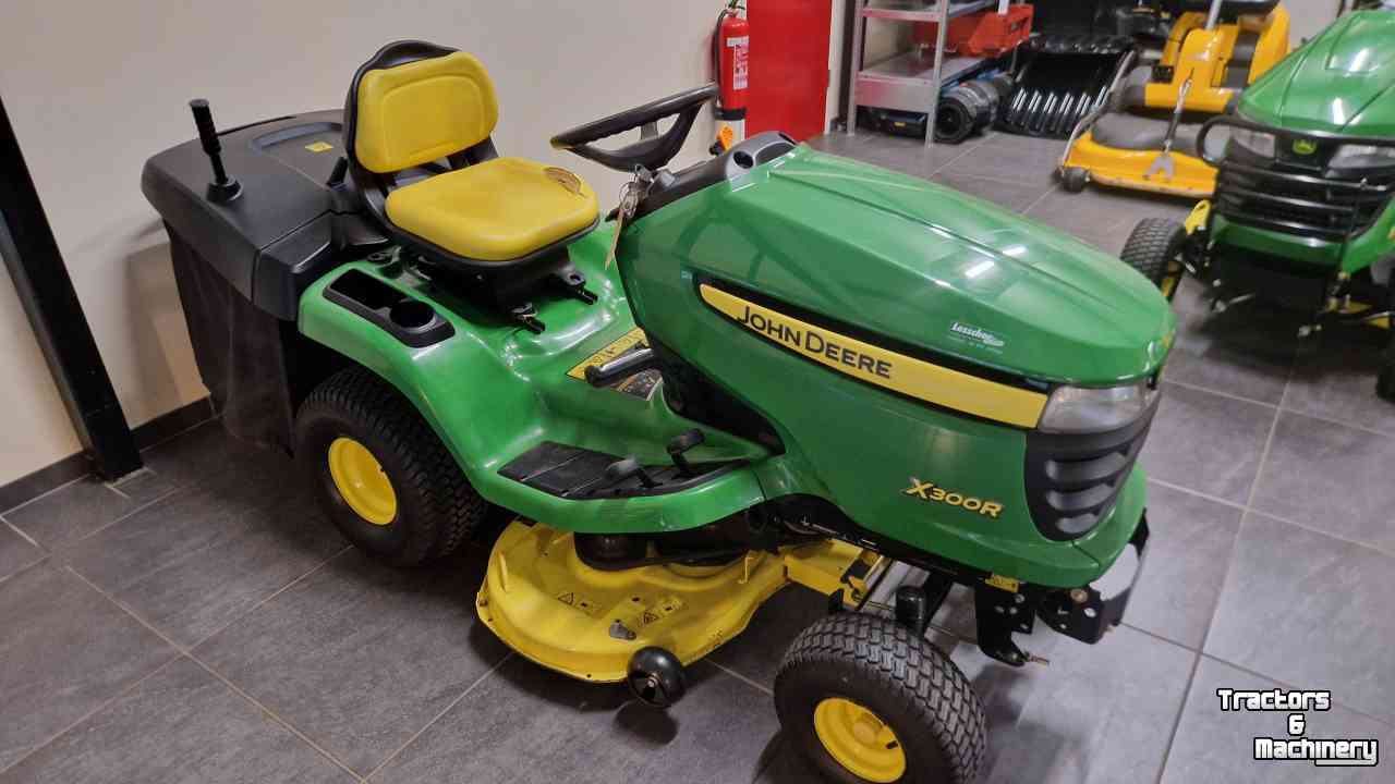 Ride-on mower John Deere X300R