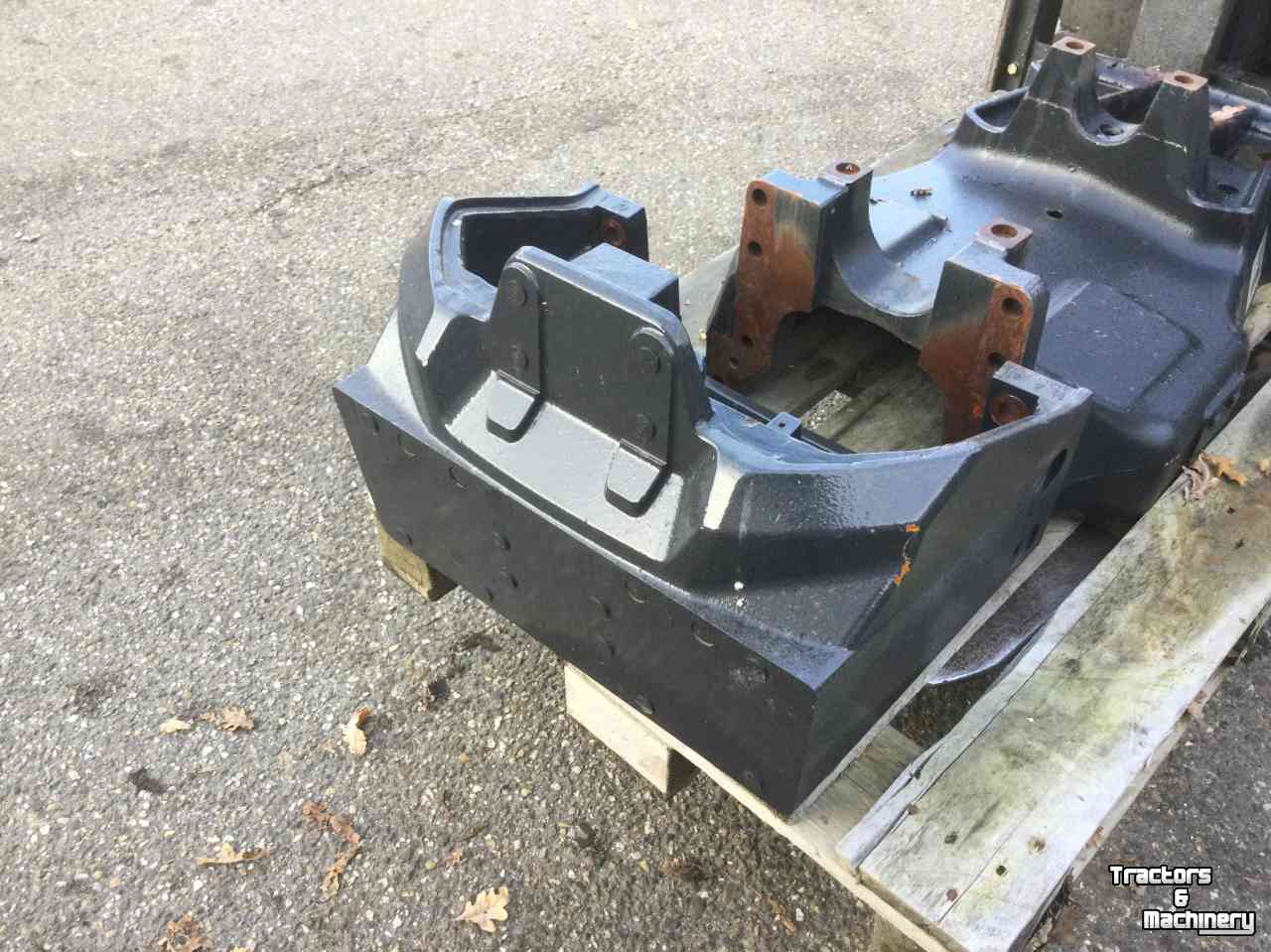 Diverse new spare-parts Deutz-Fahr Vooras bok Agrotron