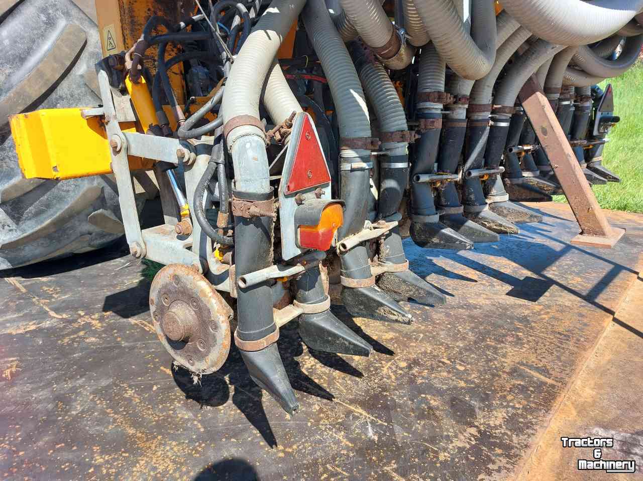 Grassland injector Veenhuis Euroject 300 840/48