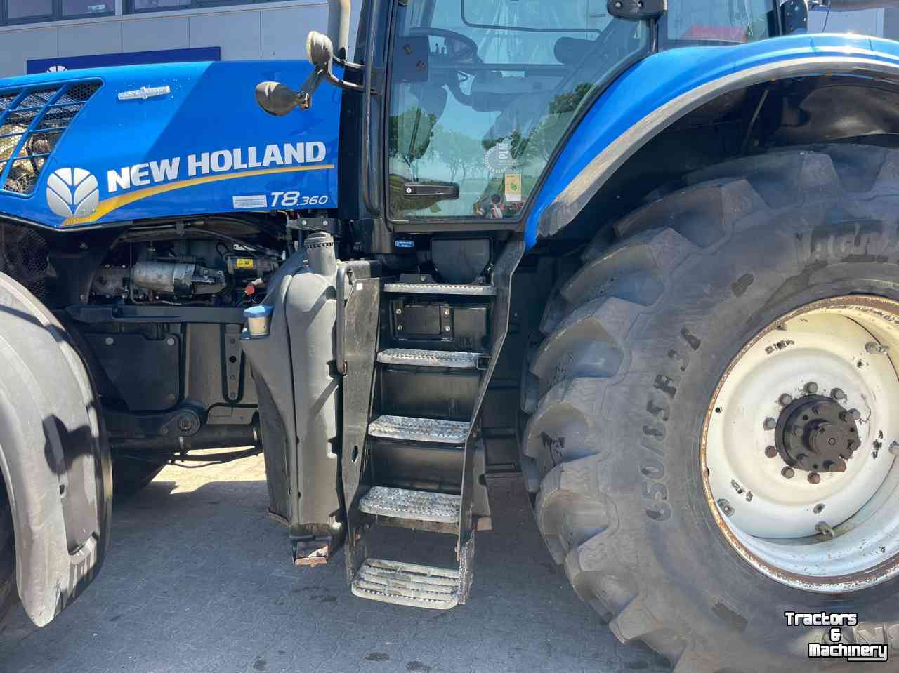 Tractor New Holland T8.360 autocommand