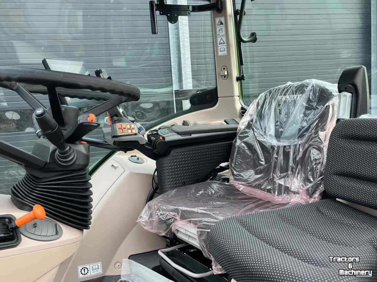 Tractor Fendt 718 power plus