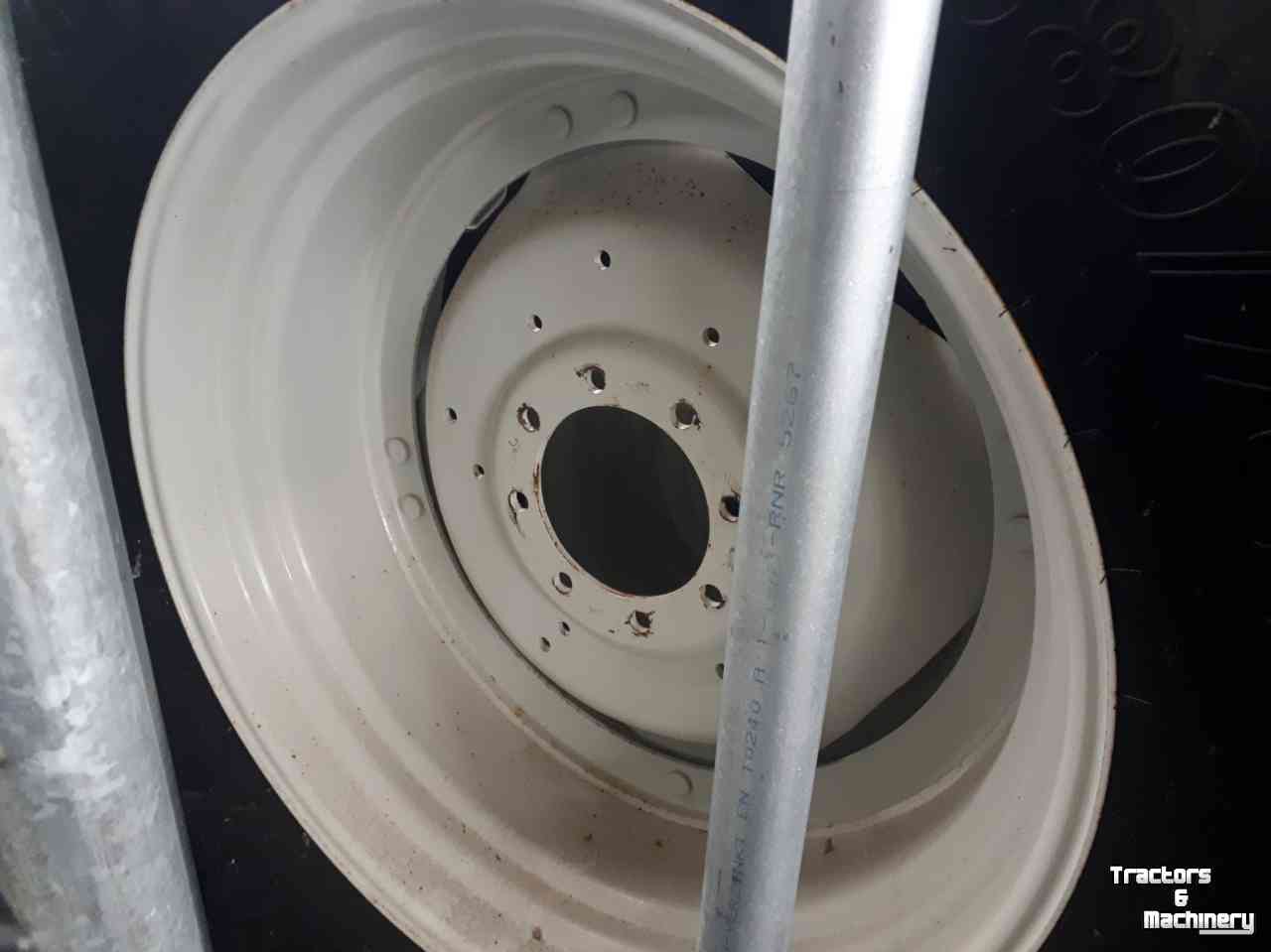 Wheels, Tyres, Rims & Dual spacers BKT 580/70r38 en 480/70r38