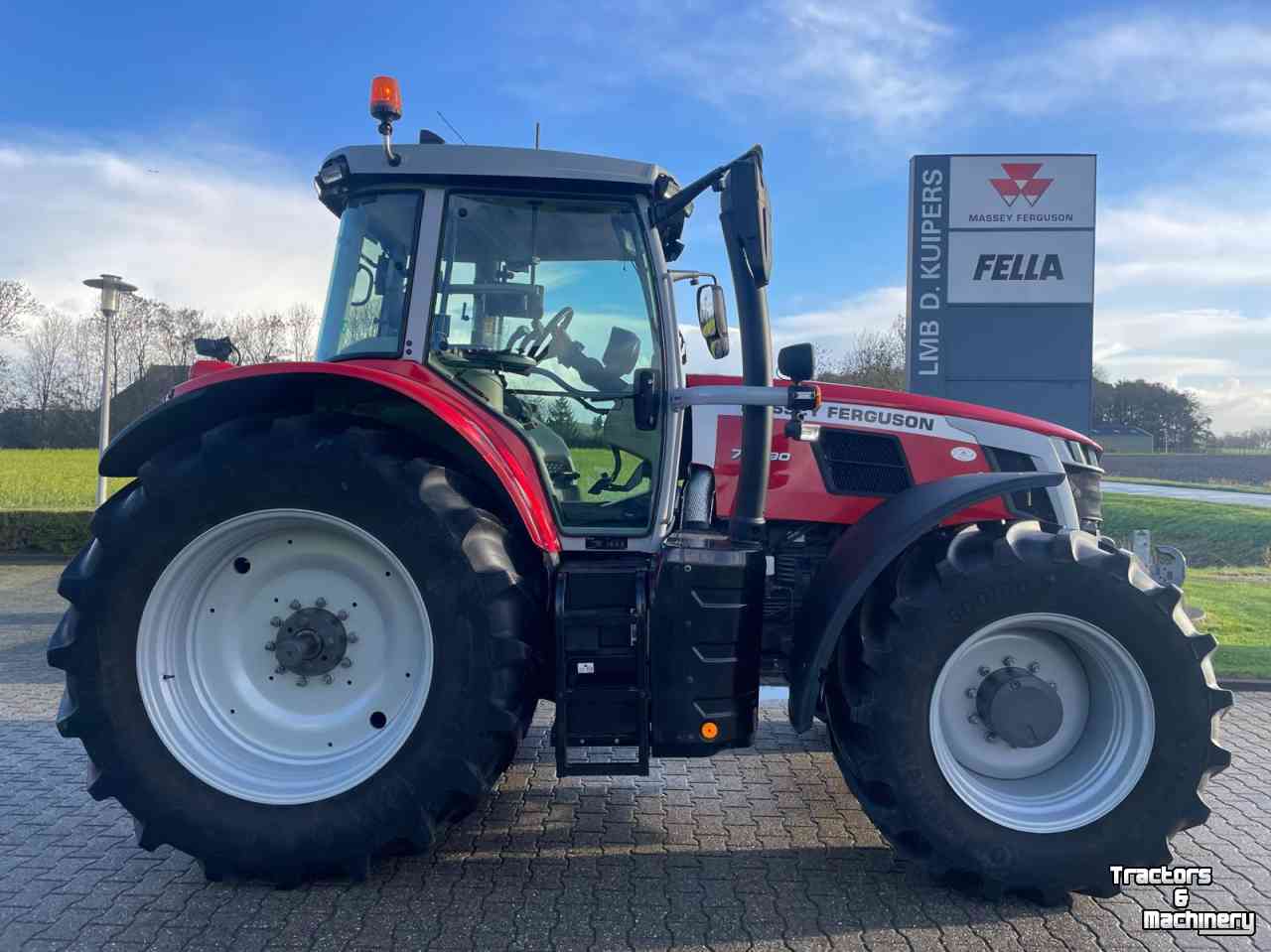 Tractor Massey Ferguson 7S.190 Dyna-VT