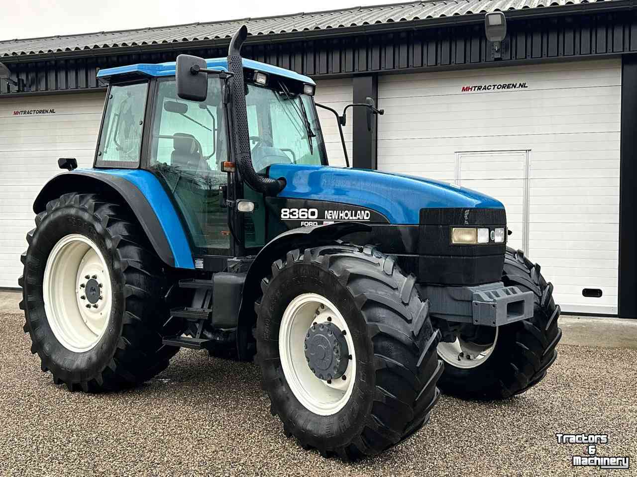 Tractor New Holland 8360