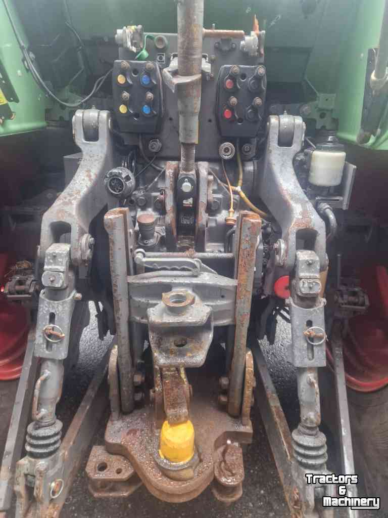 Tractor Fendt 820 Vario