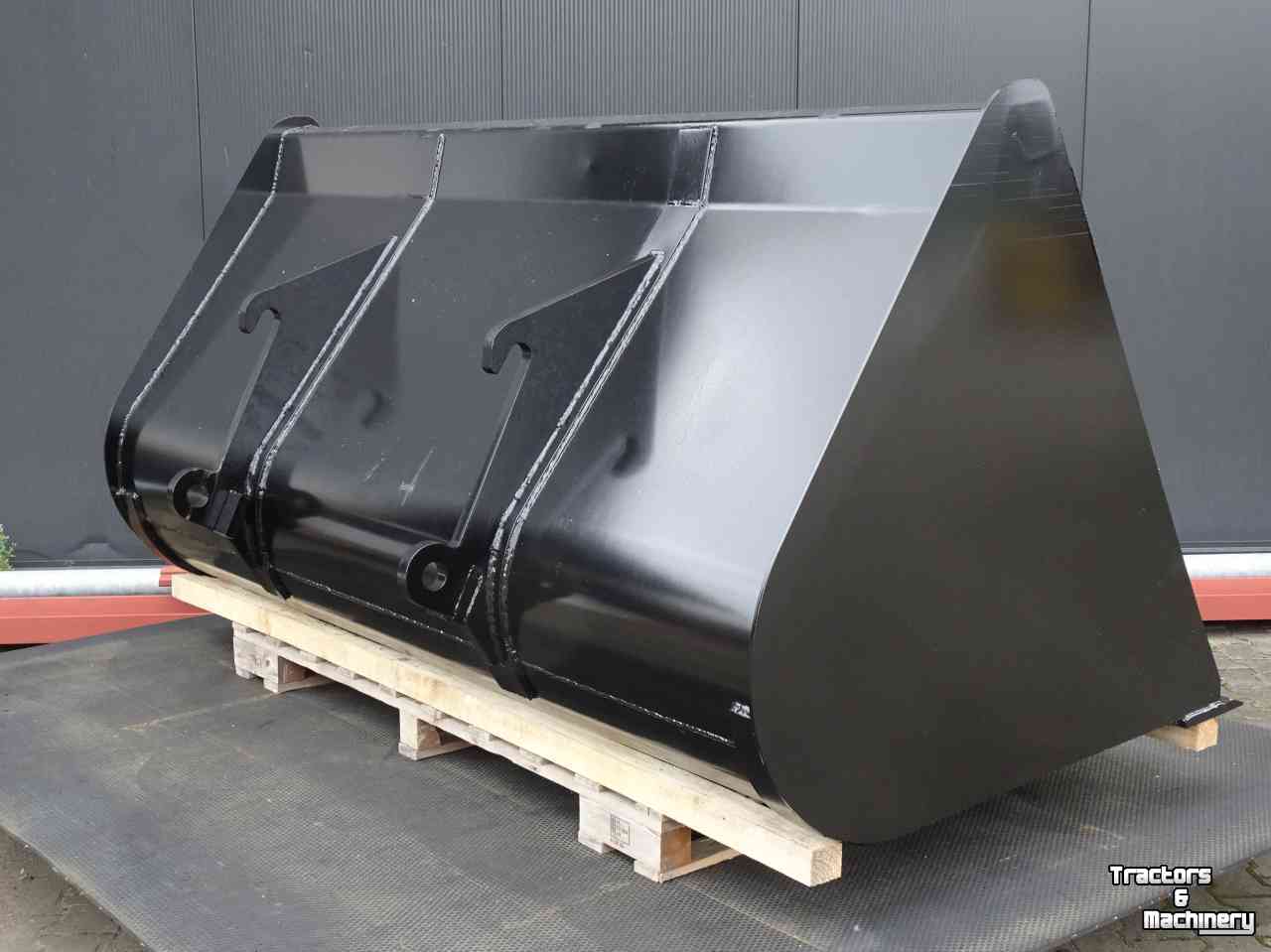 Loading buckets Hofstede Volumebak volume schep opschep bak