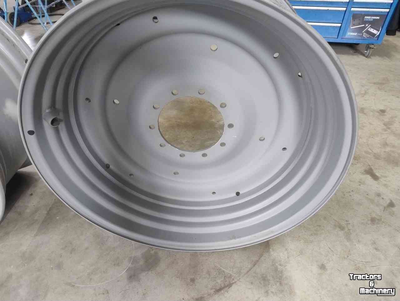 Wheels, Tyres, Rims & Dual spacers Titan 16X30 + 20X42 10 gaats 7250TTV