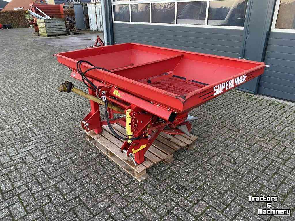 Fertilizer spreader Lely KUNSTMESTSTROOIER MET CENTERMATIC