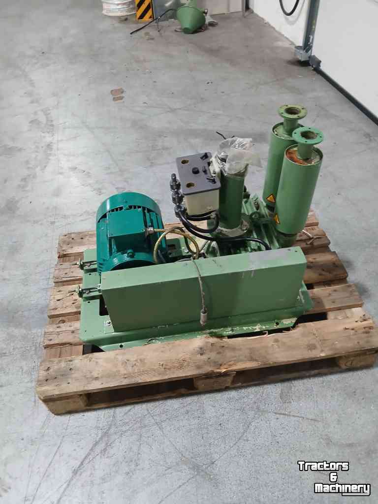 Milking installation GEA RPS 2100