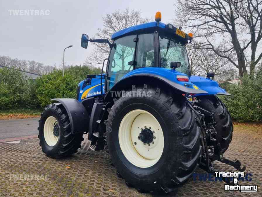 Tractor New Holland T 8020