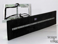 Manure scraper Qmac Modulo rubber manure scraper 2100mm hook up Thaler