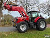 Tractor Massey Ferguson 7715S Dyna-6 Efficient Tractoren