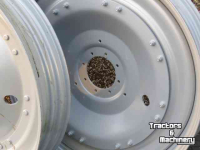Wheels, Tyres, Rims & Dual spacers Case-IH W10x54 verstelbaar 280/335 10gaats