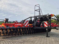 Disc harrow Metal-Fach U710 6m Schijveneg, Demo, slechts 20ha gedaan!