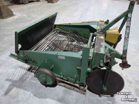 Potato harvester  Dax Voorraadrooier