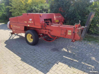 Balers New Holland Hyliner 387 balenpers