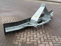 Rubber yard scraper  RUBBERSCHUIF 2.70 M CAT. II + LEPELINSTEEK
