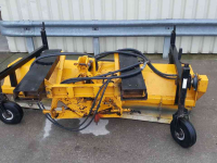 Sweeper  heftruck / shovel bezem