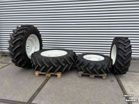 Wheels, Tyres, Rims & Dual spacers BKT Agrimax Banden 420/85R34 en 340/85R24 Verstelbare Velgen