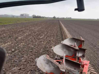 Ploughs  4 schaar vario ploeg