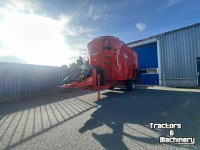 Vertical feed mixer Kuhn Profile 22.2 DM