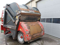 Vertical feed mixer Trioliet Triomix1-1200 Triomix TM12 zelfladende voermengwagen snijbord bewegende messen