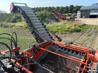 Onion harvester Amac ZM2 raper/lader plantuien