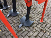Deep subsoiler Kuhn DC 301 (voorzetwoeler)
