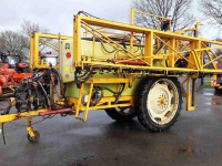 Fieldsprayer pull-type Dubex Vector 33 m. 3200 l. veldspuiten