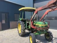Tractor John Deere 1130 met voorlader en 1040 - beide 2wd en kenteken fendt ford international