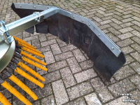 Weed brusher Kemp OKBM Onkruidborstel met Giant aanspan