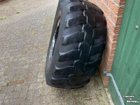 Wheels, Tyres, Rims & Dual spacers Dunlop 405/70 R20
