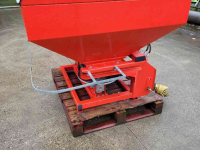 Fertilizer spreader  Jarmet JMS  kunstmeststrooier 800 ltr