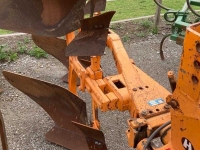 Ploughs Huard 2-schaarse wentelploeg