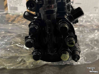 Tractor New Holland Brandstofpomp NEWH TB 120 Parts nr:87801166R