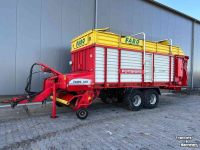 Self-loading wagon Pottinger Pöttinger Faro 4000D met Afvoerbandje.