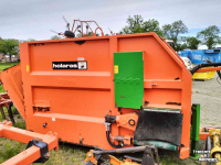 Silage-block distribution wagon Holaras Rabbit 4000