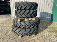 Wheels, Tyres, Rims & Dual spacers Michelin Agribib 13.6R38 + 13.6R24 op verstelvelgen