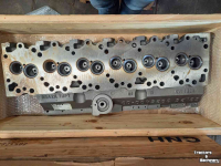 Diverse new spare-parts Cummins nieuwe cilinder koppen 4 en 6 cil
