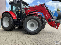 Tractor Massey Ferguson 5711 SL Dyna- 4 Efficiënt met voorlader