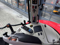 Tractor Massey Ferguson 5711 SL Dyna- 4 Efficiënt met voorlader