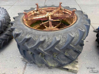 Wheels, Tyres, Rims & Dual spacers  Dubbellucht 13.6 R38    5 ster molcon