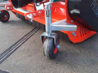 Spike roller Kubota Koala 1200 klepelmaaier- vertikuteermachine   verticuteer peruzzo- kubota
