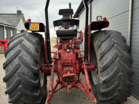 Tractor International 766 black stripe