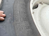 Wheels, Tyres, Rims & Dual spacers Good Year Cultuur wielen New Holland TS cultuurset 320/90R46 en 320/85R32